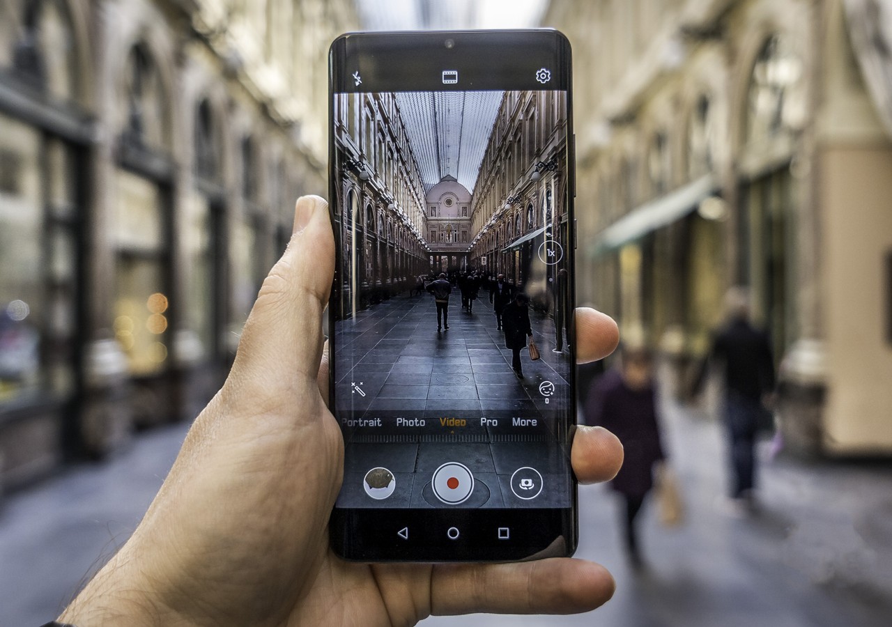 Лучшие средние смартфоны. Huawei p30 камера. P30 Pro камера. Хуавей 30 камера. Huawei p30 Pro камера зум.