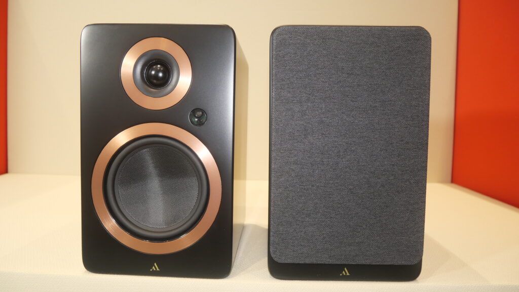 Argon Audio Forte A5 MKII con e senza griglia