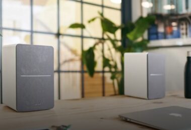 Speaker desktop