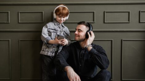 Festa del papà: i regali per i padri audiofili