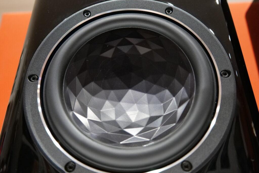 ELAC BS 404.2