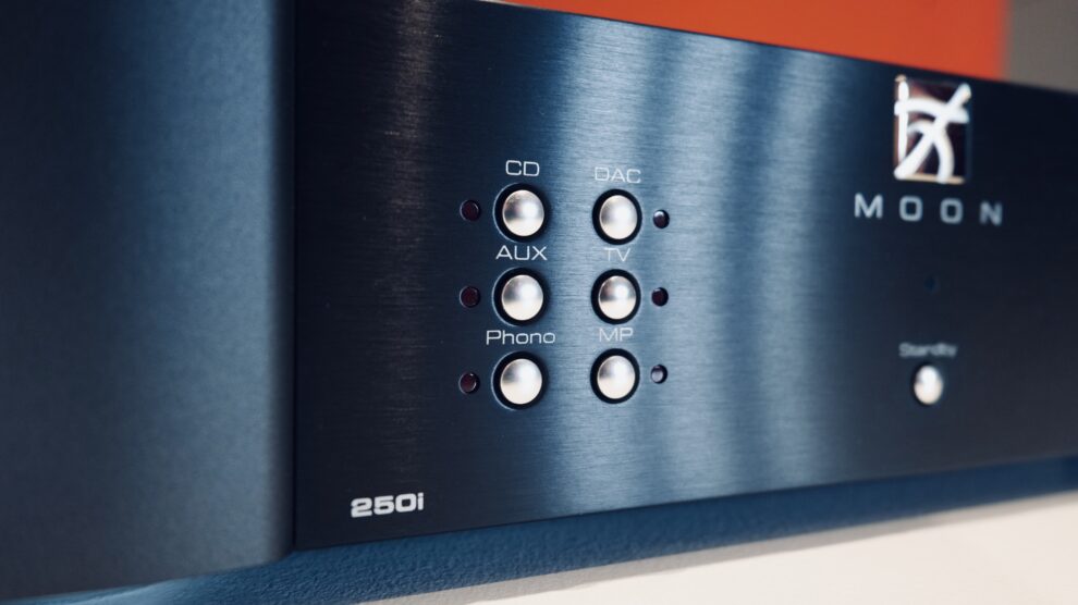 moon250i