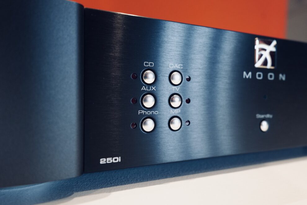 moon250i