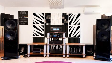 Sistema audio Luxman L-509Z Centenario Black e diffusori Fyne Audio F704 presso DPtrade.